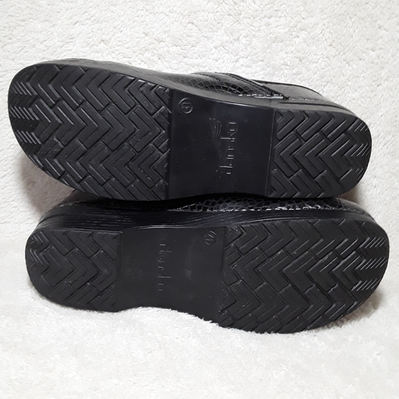 Dansko Black Patterned Clogs Size 41 - Picture 9 of 13